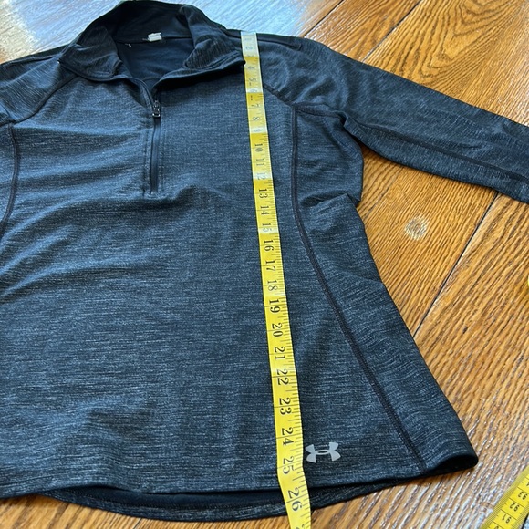 Under Armour  black/gray 3/4 zip pullover.  Thumb holes in cuffs.  Size Small. - Picture 6 of 10